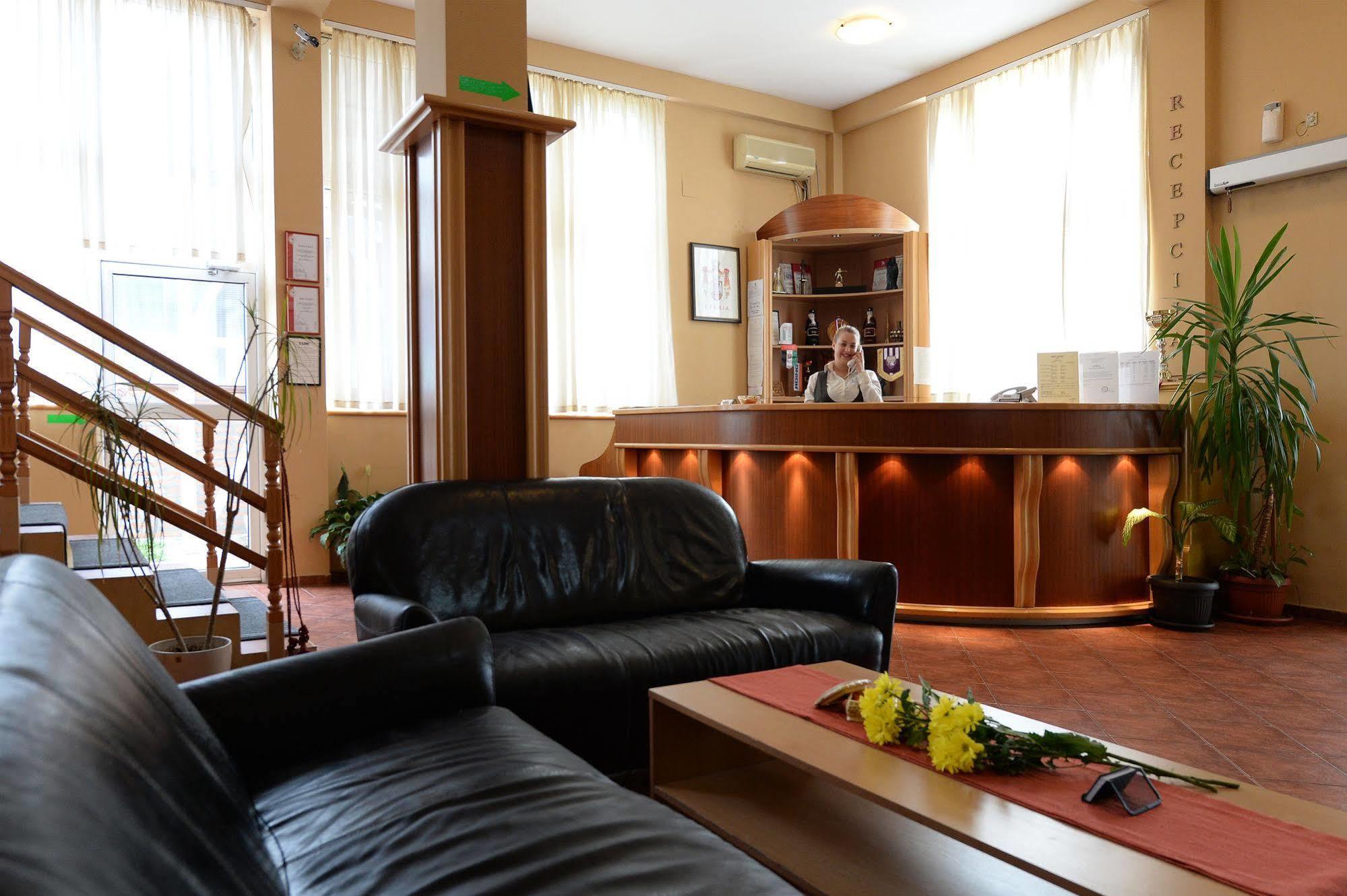 Hotel Slodes Belgrad Exterior foto